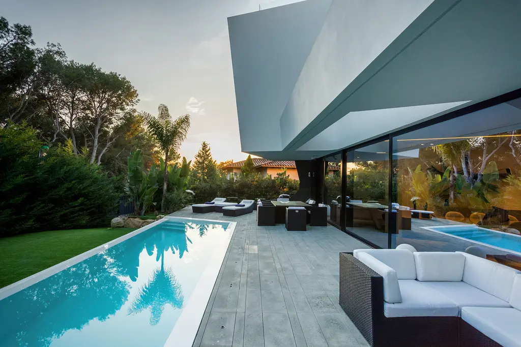 House in Costa Brava by A-cero Architects, Curves and Light Define This Sculptural House