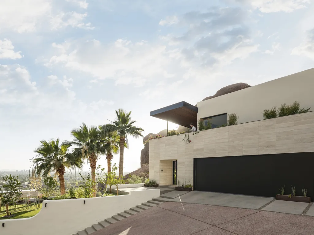 Red Rocks by The Ranch Mine Reimagines Mountainside Living with Raw Elegance 6