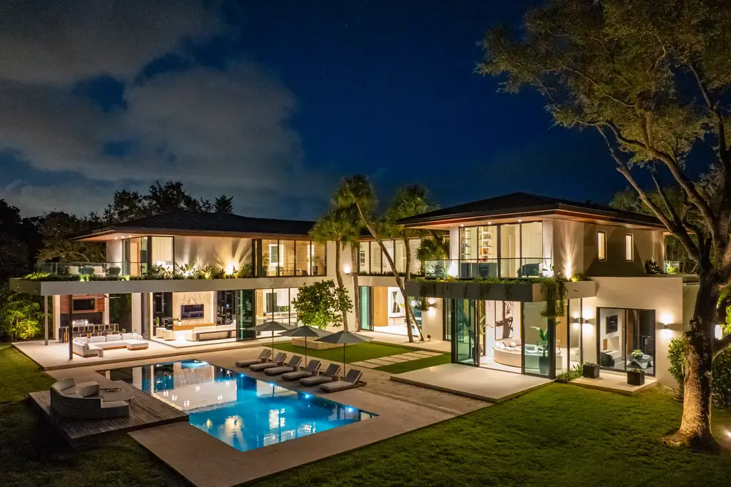 10840 Old Cutler Rd Coral Gables luxury estate with modern architecture by Giorgio Balli, surrounded by oak trees in Snapper Creek Lakes