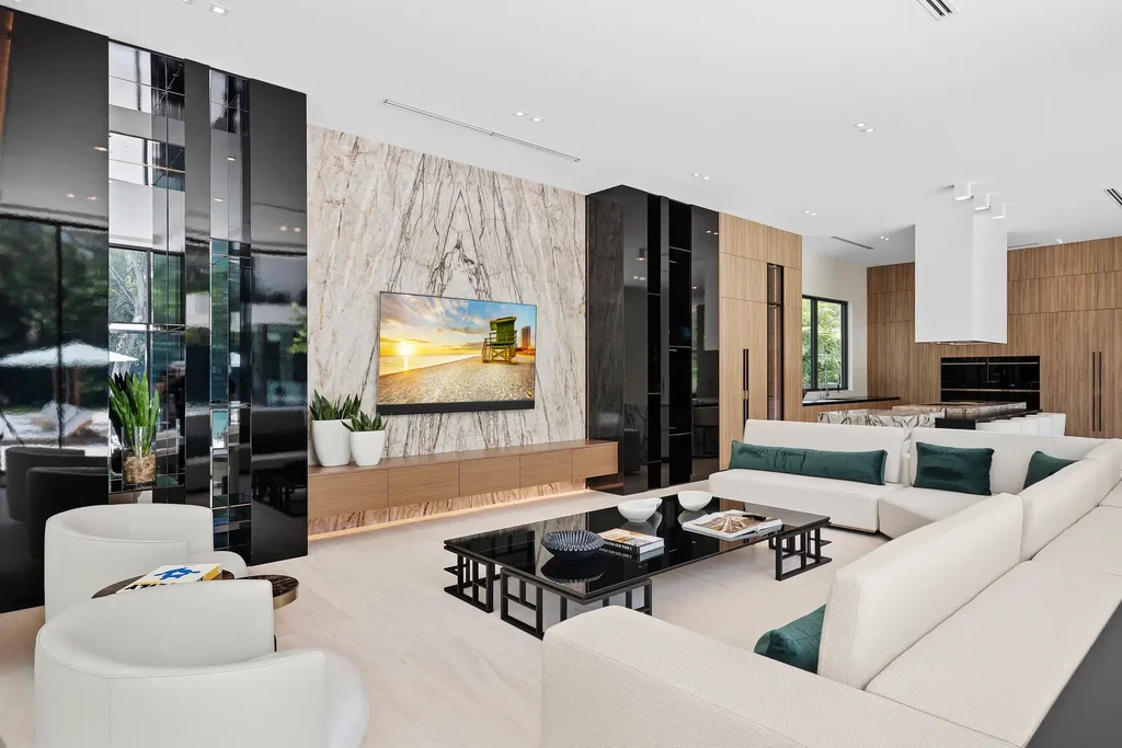 10840 Old Cutler Rd Coral Gables luxury estate with modern architecture by Giorgio Balli, surrounded by oak trees in Snapper Creek Lakes