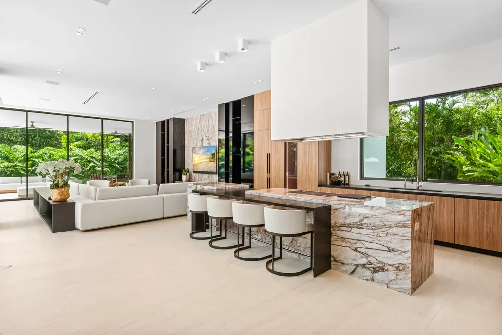 10840 Old Cutler Rd Coral Gables luxury estate with modern architecture by Giorgio Balli, surrounded by oak trees in Snapper Creek Lakes