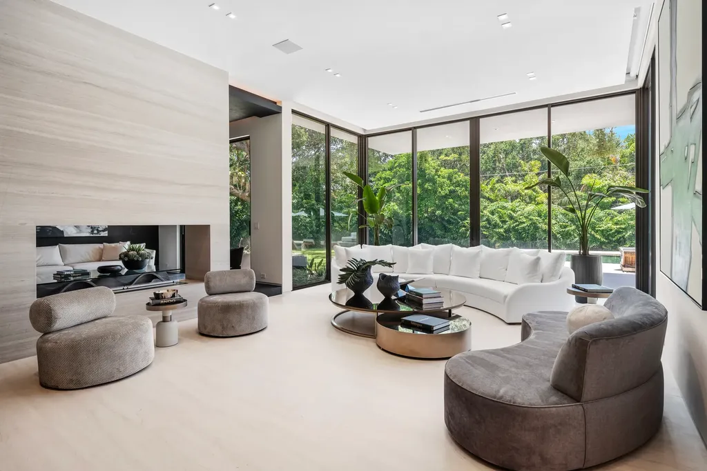 10840 Old Cutler Rd Coral Gables luxury estate with modern architecture by Giorgio Balli, surrounded by oak trees in Snapper Creek Lakes