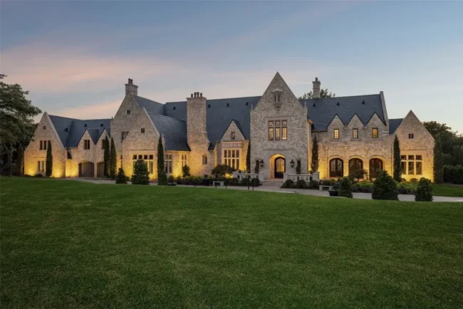 A Showcase of Prestige: $7.995M Texas Estate Uniting European Sophistication and Modern Design