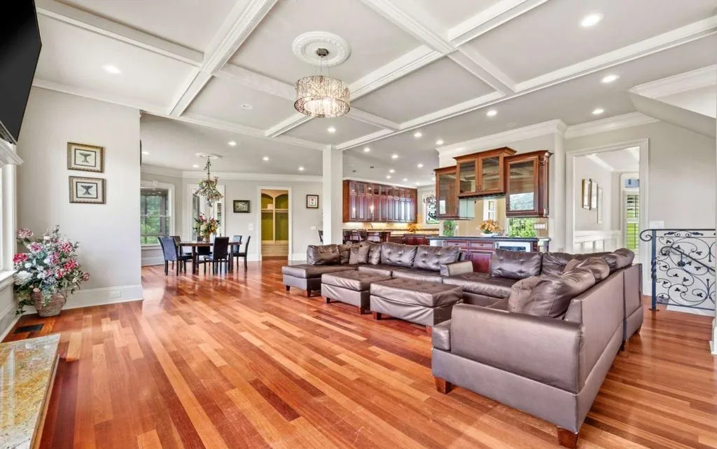 2267 Echo Trl NE Stunning Echo Lake Waterfront Estate on One Acre Listed for 4.5 Million 7