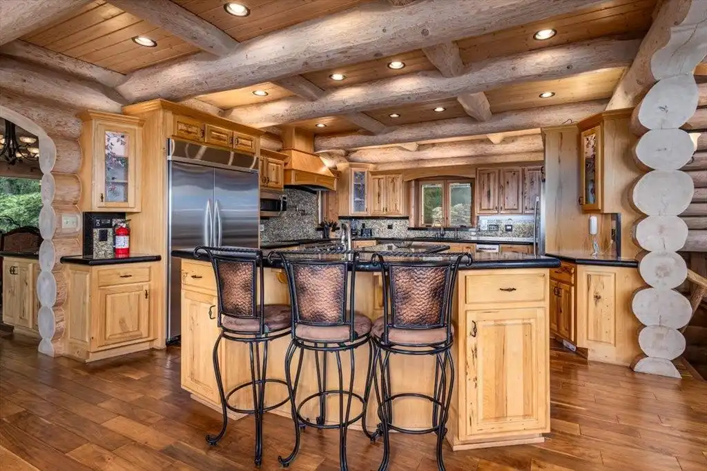 Luxury British Columbian Cedar Log Retreat in Georgia Hits the Market at $5.67 Million 21 373 Rising Star Ln Stunning British Columbian Cedar Log Estate in Georgia Listed for 5.67 Million 17