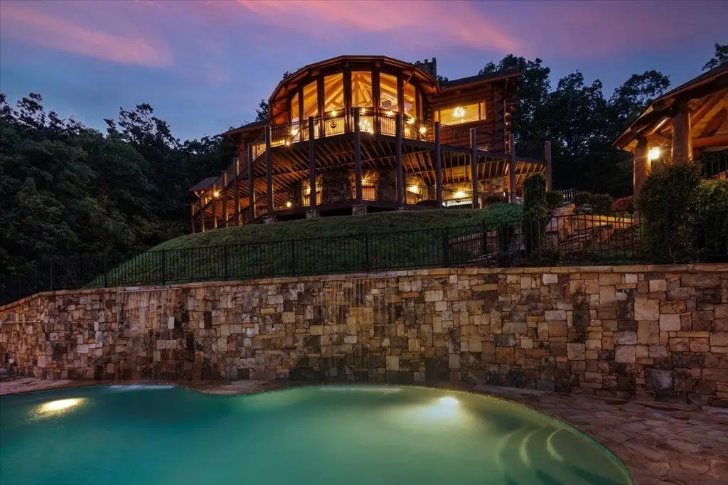 Luxury British Columbian Cedar Log Retreat in Georgia Hits the Market at $5.67 Million 26 373 Rising Star Ln Stunning British Columbian Cedar Log Estate in Georgia Listed for 5.67 Million 8 1