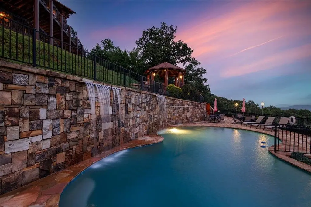 Luxury British Columbian Cedar Log Retreat in Georgia Hits the Market at $5.67 Million 27 373 Rising Star Ln Stunning British Columbian Cedar Log Estate in Georgia Listed for 5.67 Million 9