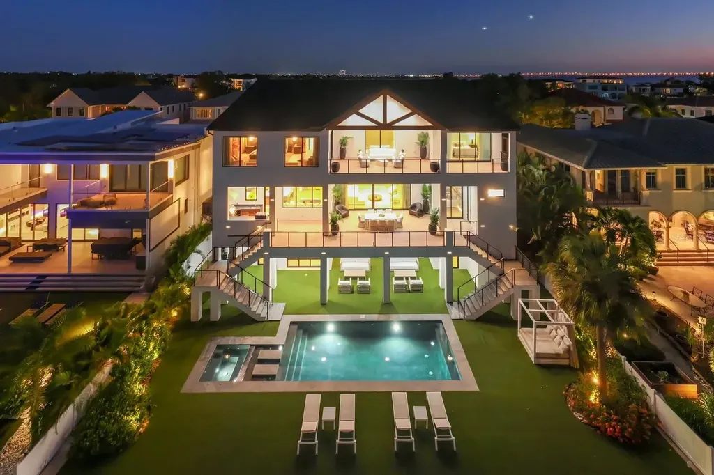 Luxury waterfront home in Tampa – front exterior of 5107 W Homer Ave with modern coastal design