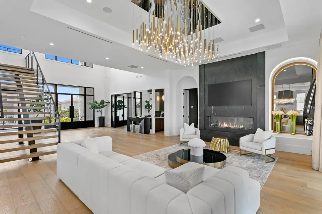 Luxury waterfront home in Tampa – front exterior of 5107 W Homer Ave with modern coastal design