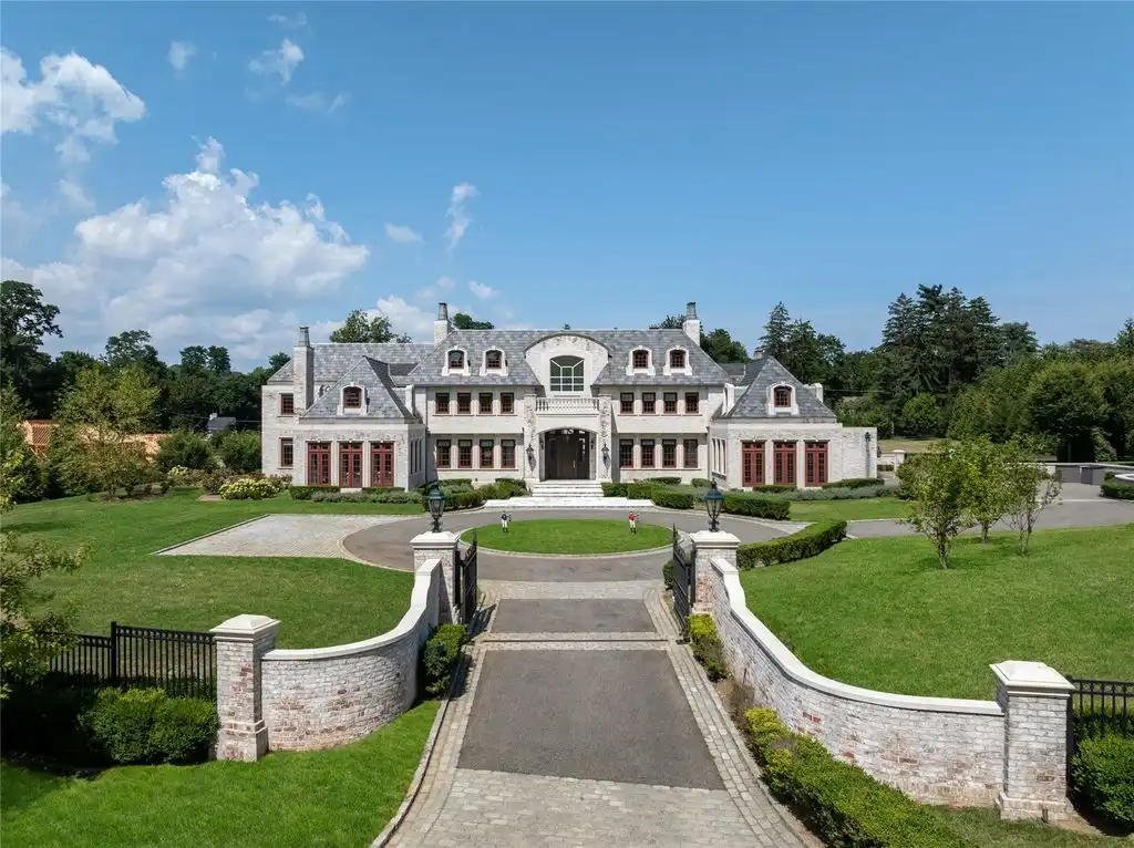 9 Hicks Lane Redefines Luxury with This 23.5M Showcase of Lasting Craftsmanship 20