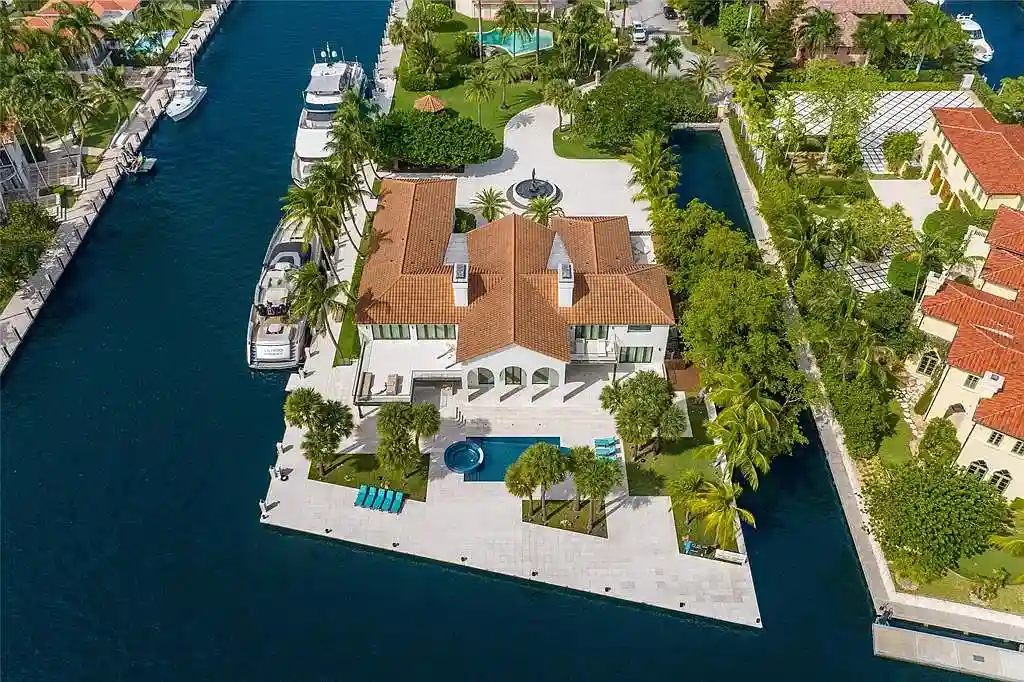 27.5 Million Waterfront Masterpiece Showcasing Modern Luxury in Fort Lauderdale 15 529 Bontona Ave Fort Lauderdale luxury waterfront estate with 6 bedrooms, 10 bathrooms, pool, marina dock, and custom interiors for sale.