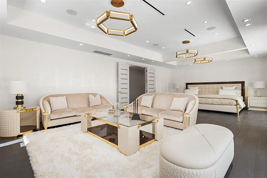 27.5 Million Waterfront Masterpiece Showcasing Modern Luxury in Fort Lauderdale 12 529 Bontona Ave Fort Lauderdale luxury waterfront estate with 6 bedrooms, 10 bathrooms, pool, marina dock, and custom interiors for sale.