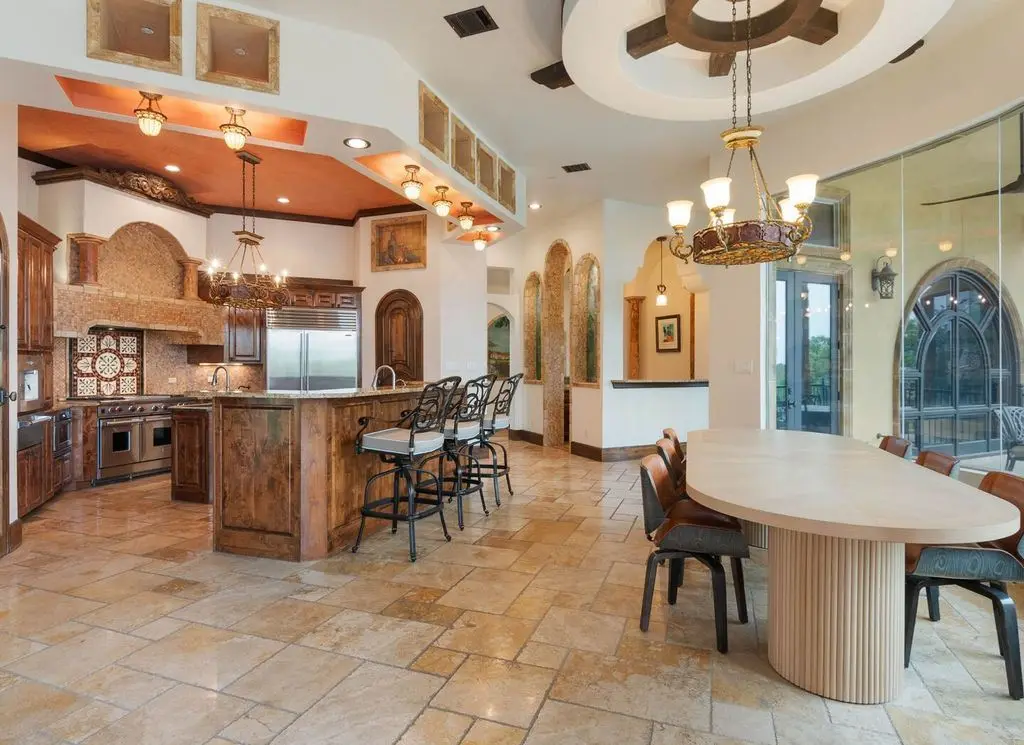 Extraordinary Tuscan Villa at 45 Champions in San Antonio Lists for 2349000 10