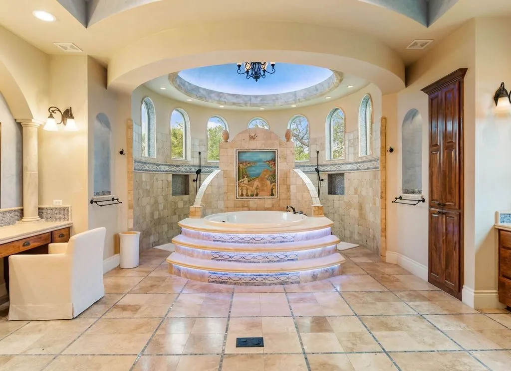 Extraordinary Tuscan Villa at 45 Champions in San Antonio Lists for 2349000 15