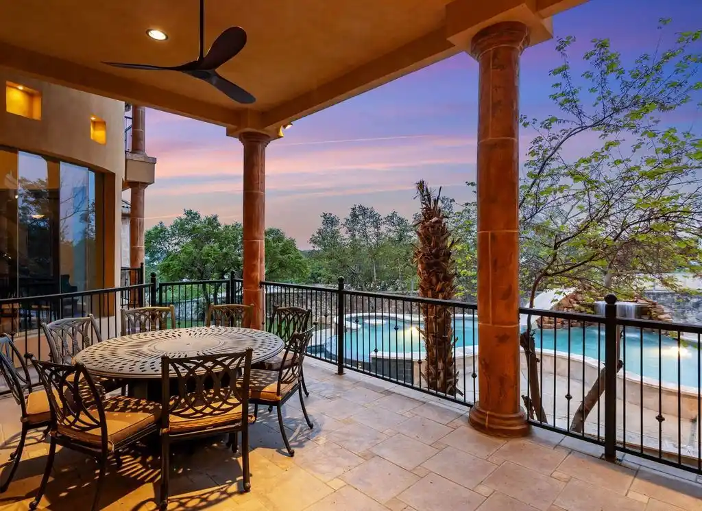 Extraordinary Tuscan Villa at 45 Champions in San Antonio Lists for 2349000 20
