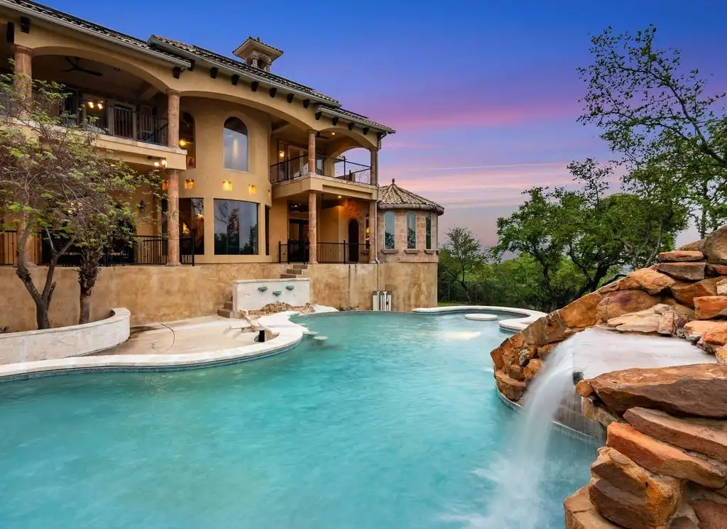 Extraordinary Tuscan Villa at 45 Champions in San Antonio Lists for 2349000 21