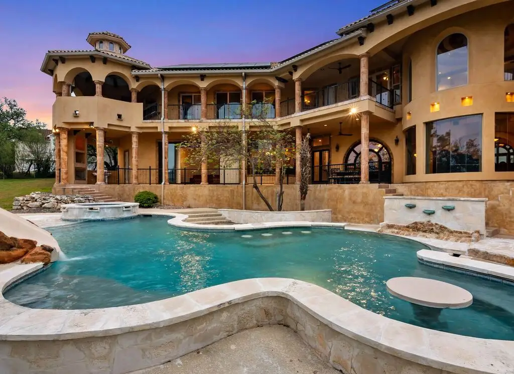 Extraordinary Tuscan Villa at 45 Champions in San Antonio Lists for 2349000 23