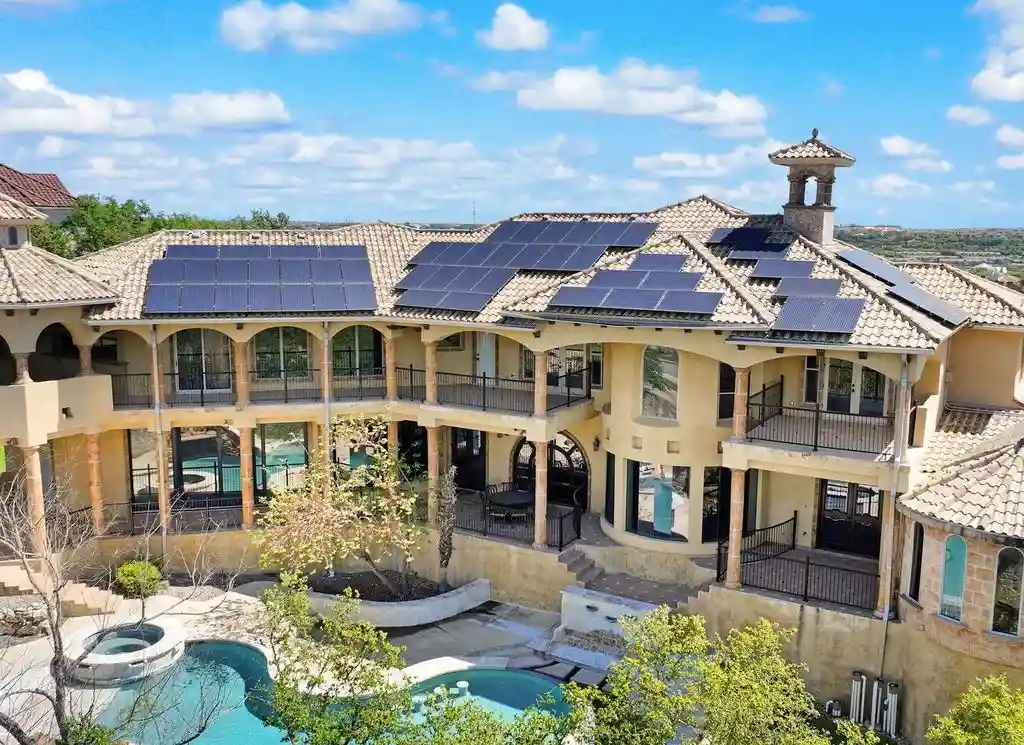Extraordinary Tuscan Villa at 45 Champions in San Antonio Lists for 2349000 24 1