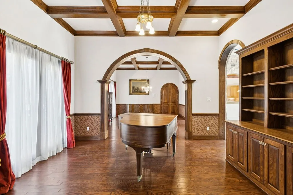 Luxury Texas Real Estate 9888 Boat Club Rd Estate on Eagle Mountain Lake Asks 4 14