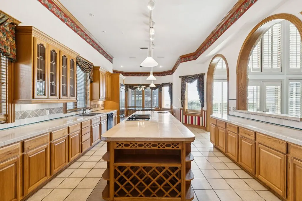 Luxury Texas Real Estate 9888 Boat Club Rd Estate on Eagle Mountain Lake Asks 4 18