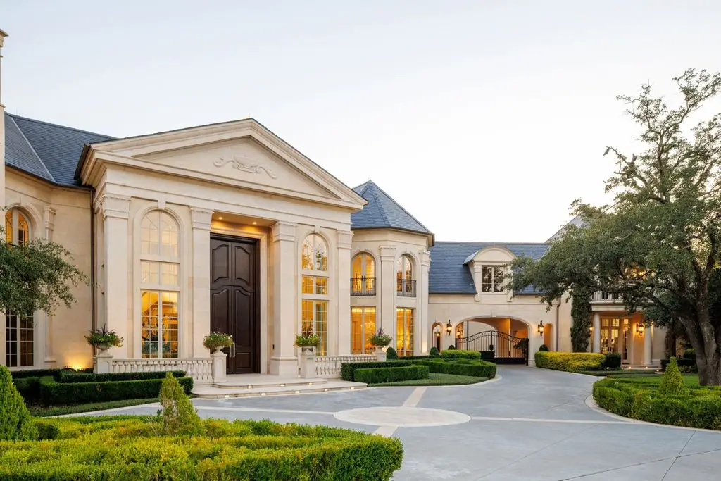 10617 Bridge Hollow Ct An Exquisite Blend of Architecture Integrity and Tranquility for 12.9 Million 1