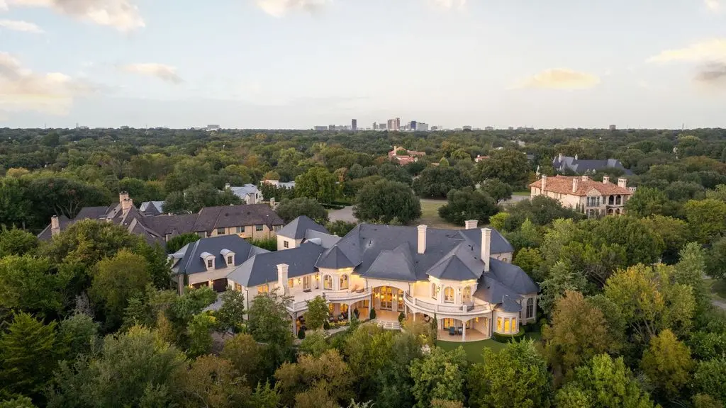 10617 Bridge Hollow Ct An Exquisite Blend of Architecture Integrity and Tranquility for 12.9 Million 25