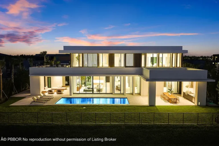Stunning Modern Golf Estate in Palm Beach Gardens Listed for $9.6 Million