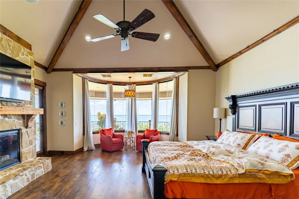 1180 McReynolds Rd Showcases Unrivaled Luxury and Breathtaking Texas Views for 12 Million 17