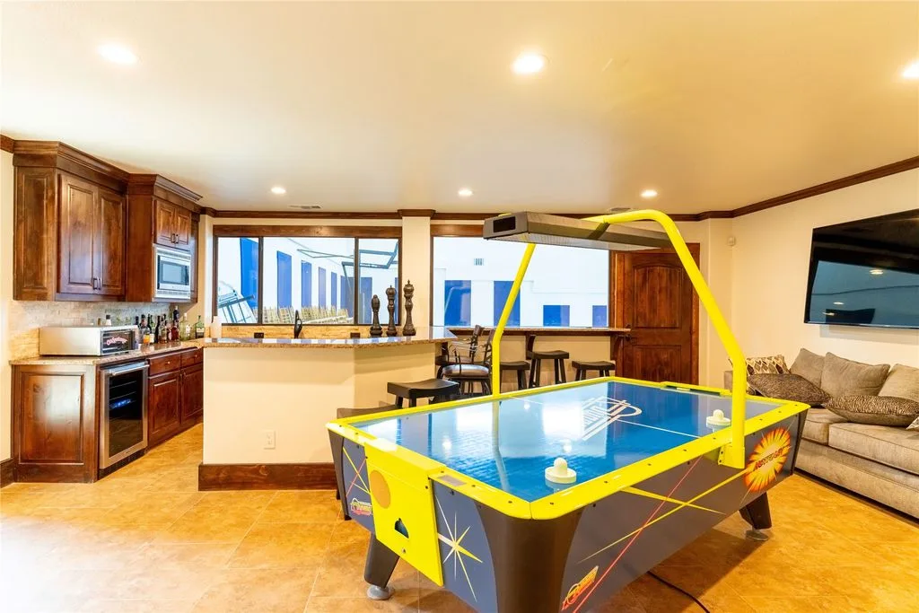1180 McReynolds Rd Showcases Unrivaled Luxury and Breathtaking Texas Views for 12 Million 19