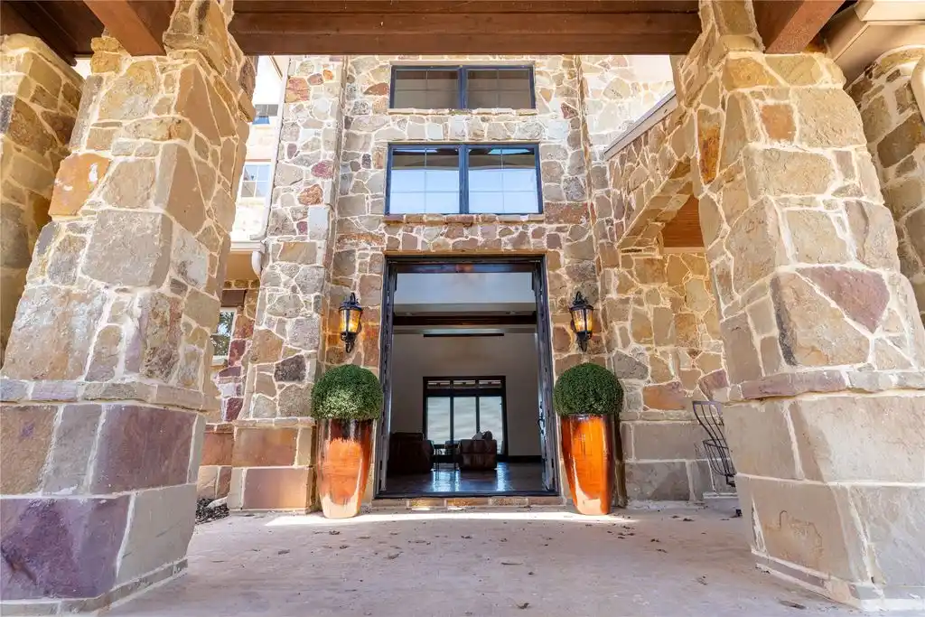 1180 McReynolds Rd Showcases Unrivaled Luxury and Breathtaking Texas Views for 12 Million 9