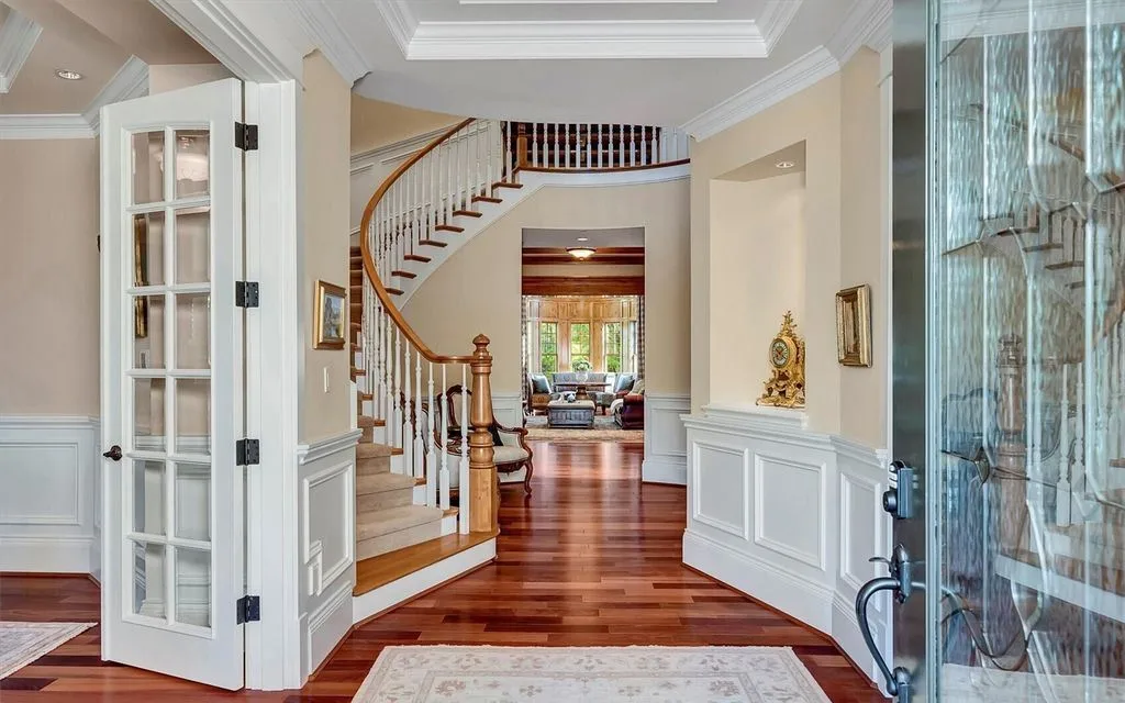 13132 206th Avenue NE Showcases a Stunning 5 Acre Estate Where Sophistication Meets Comfort for 7.5 Million 4