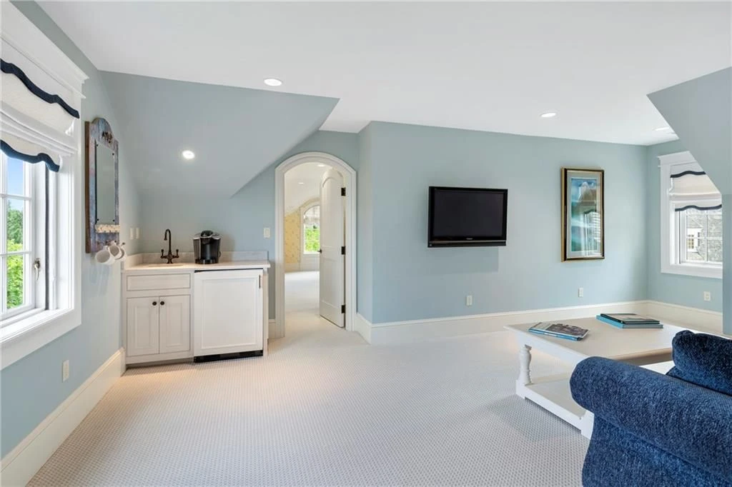 272 Carnegie Harbor Dr Showcases an Extraordinary Rhode Island Waterfront Estate for 6595000 13