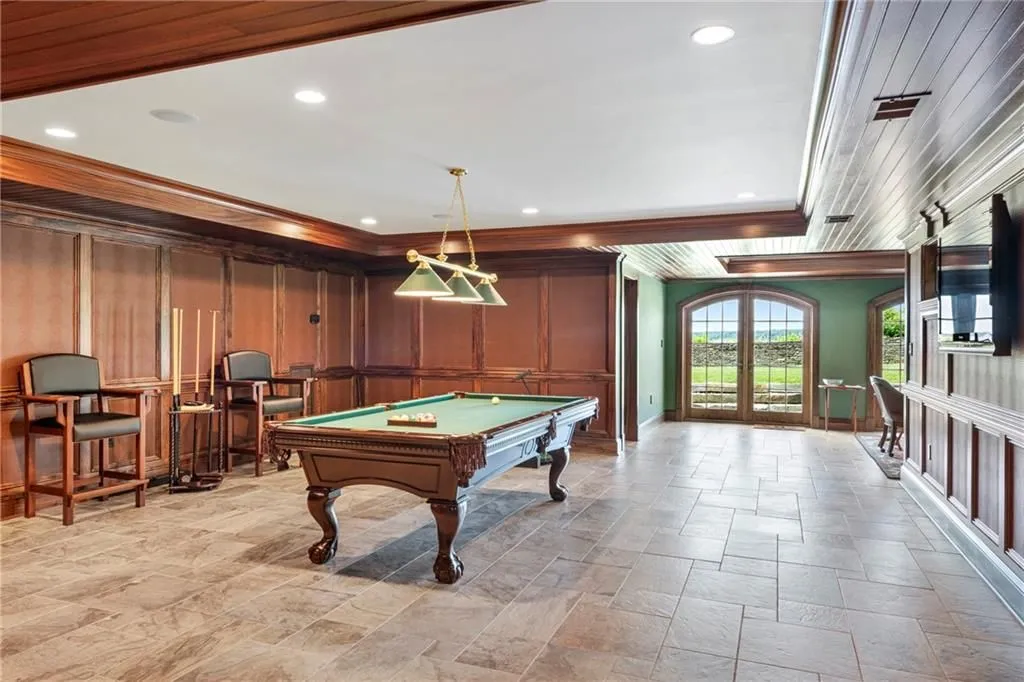 272 Carnegie Harbor Dr Showcases an Extraordinary Rhode Island Waterfront Estate for 6595000 18