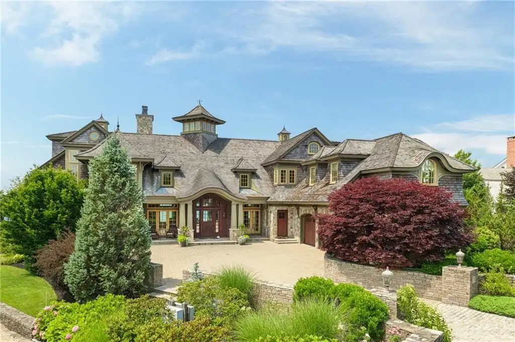 272 Carnegie Harbor Dr Showcases an Extraordinary Rhode Island Waterfront Estate for 6595000 24