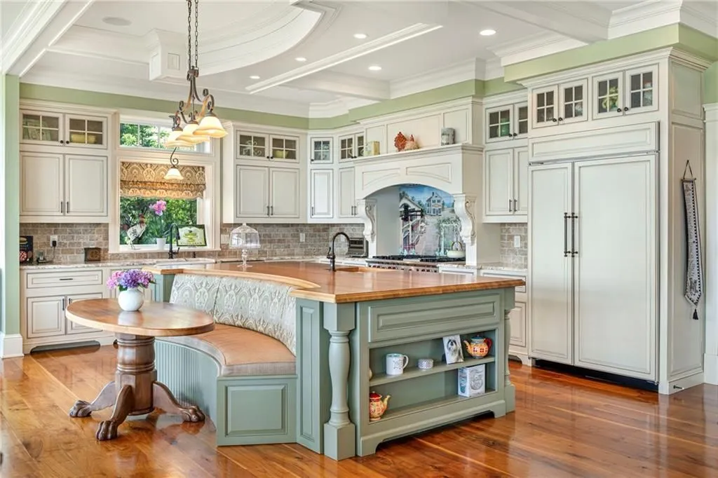 272 Carnegie Harbor Dr Showcases an Extraordinary Rhode Island Waterfront Estate for 6595000 8