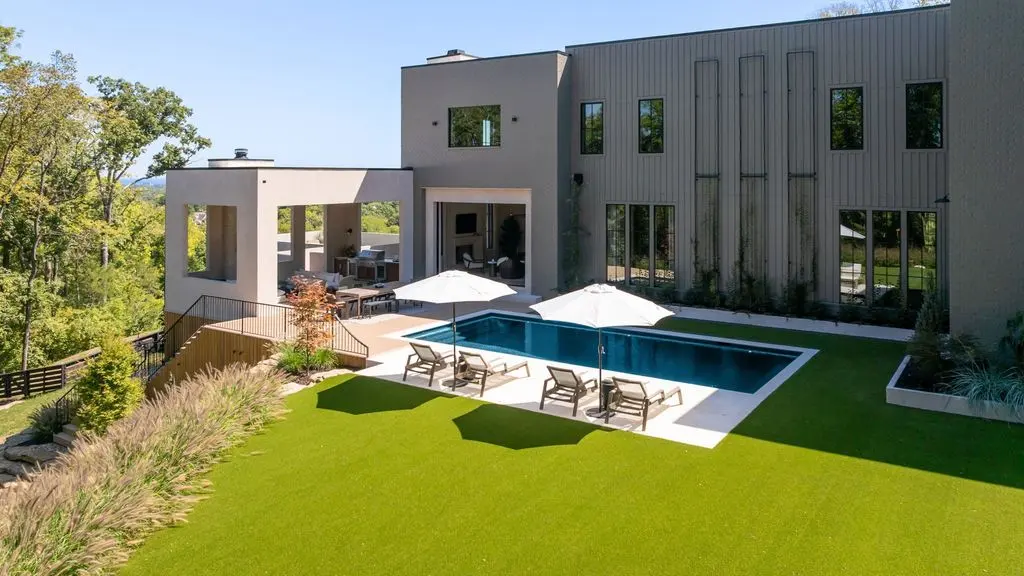 4509 Shys Hill Rd Showcases a Majestic New Modern Estate with Panoramic Downtown Views for 9.75 Million 18