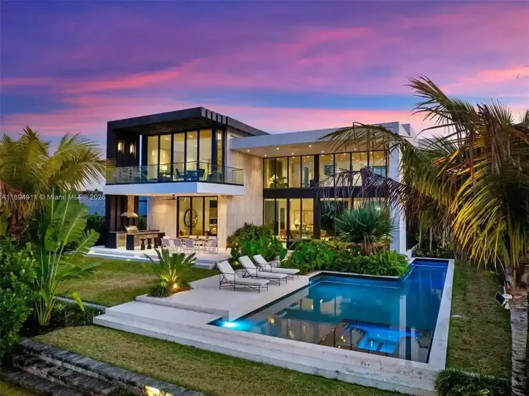 $9 Million Waterfront Sanctuary Redefines Luxury Living in Hallandale, Florida