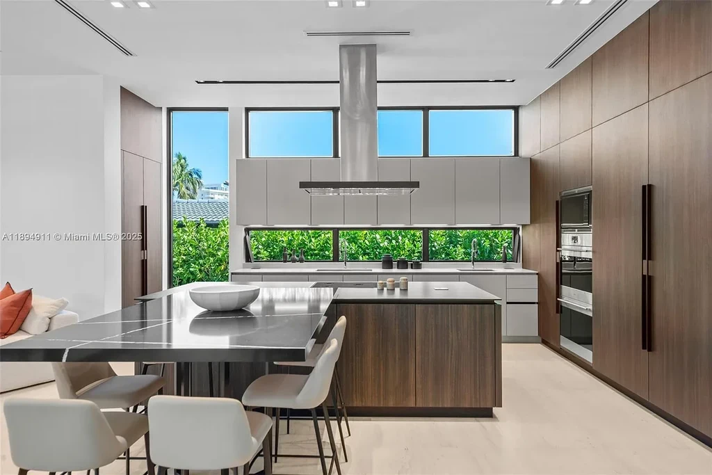 478 Tamarind Dr Hallandale 9 Million Waterfront Masterpiece Redefining Florida Luxury Living 10