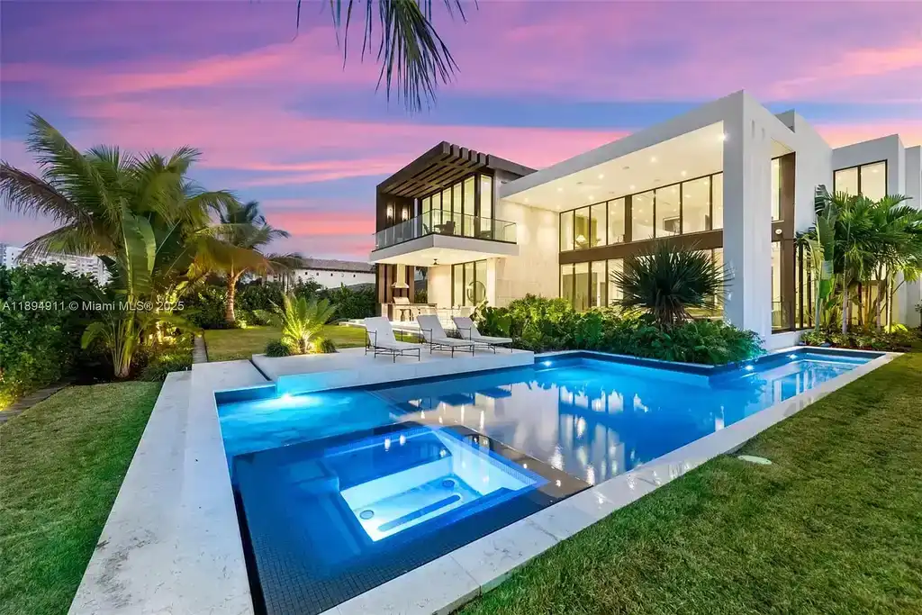 478 Tamarind Dr Hallandale 9 Million Waterfront Masterpiece Redefining Florida Luxury Living 5