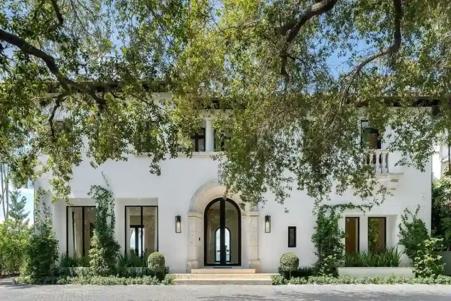 $32.5 Million Miami Beach Waterfront Estate Redefines Modern Luxury Living on Iconic North Bay Road