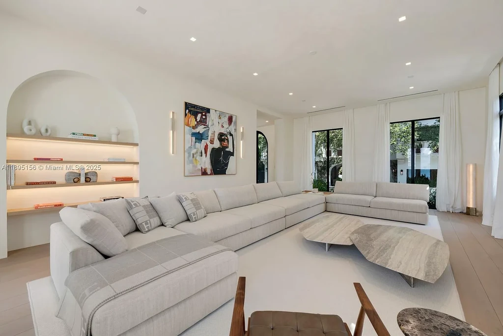 5300 N Bay Rd 32.5 Million Miami Beach Waterfront Masterpiece of Timeless Luxury and Modern Elegance 10