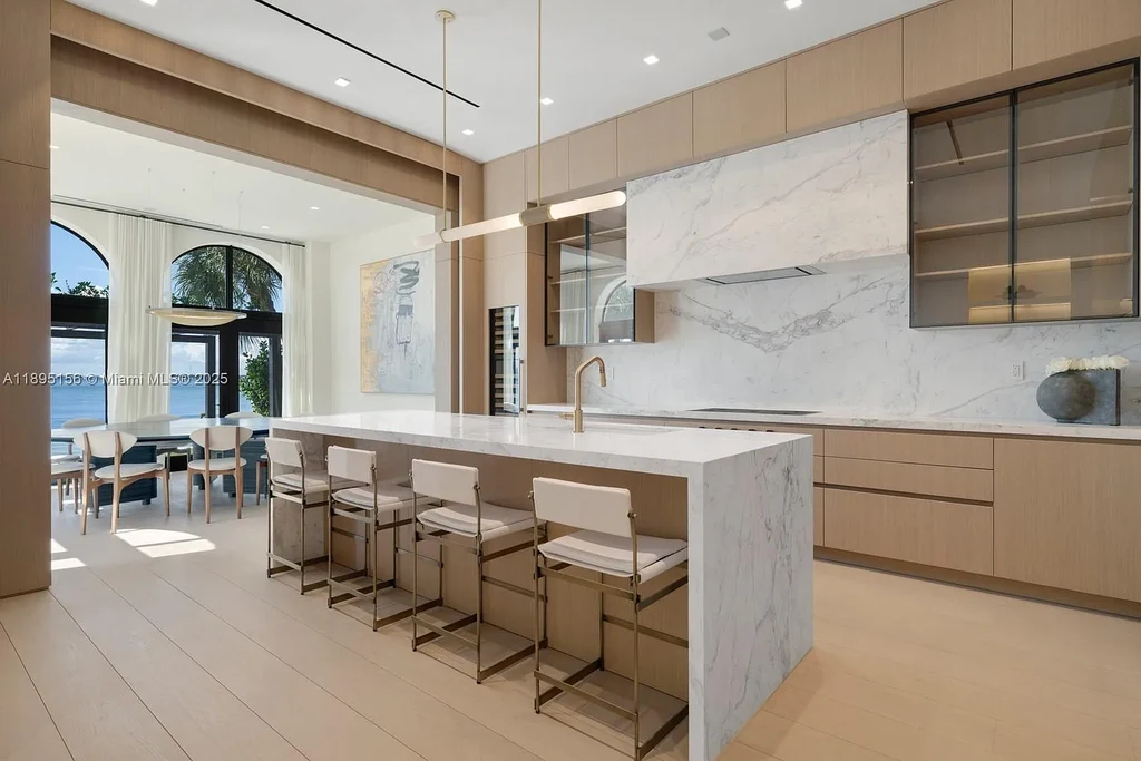 5300 N Bay Rd 32.5 Million Miami Beach Waterfront Masterpiece of Timeless Luxury and Modern Elegance 12