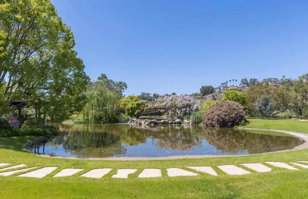 5992 Calle Camposeco — An Extraordinary 28.88 Million Estate Showcasing Ultimate Luxury Living 12