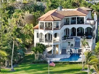 Exquisite $12 Million Gulf-Front Estate in Longboat Key Offers Unparalleled Coastal Luxury Living 1 6001 Gulf Of Mexico Dr Listed for 12M Stunning Gulf Front Estate on Longboat Key 1