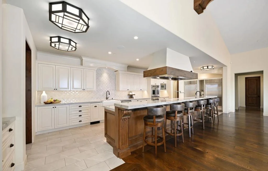 7029 Las Colinas Redefines California Luxury with a Stunning Spanish Modern Design and Effortless Indoor Outdoor Flow 11