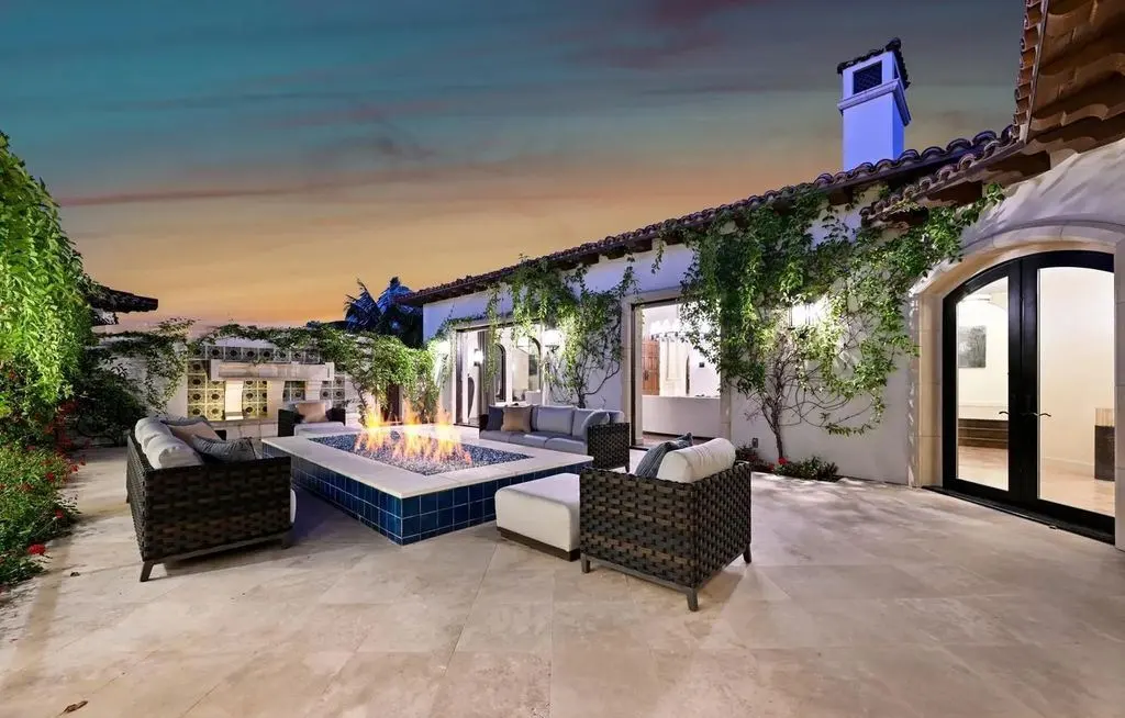 7029 Las Colinas Redefines California Luxury with a Stunning Spanish Modern Design and Effortless Indoor Outdoor Flow 23