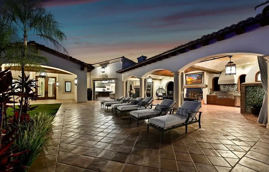 7029 Las Colinas Redefines California Luxury with a Stunning Spanish Modern Design and Effortless Indoor Outdoor Flow 24