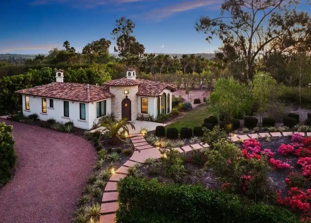 7029 Las Colinas Redefines California Luxury with a Stunning Spanish Modern Design and Effortless Indoor Outdoor Flow 26