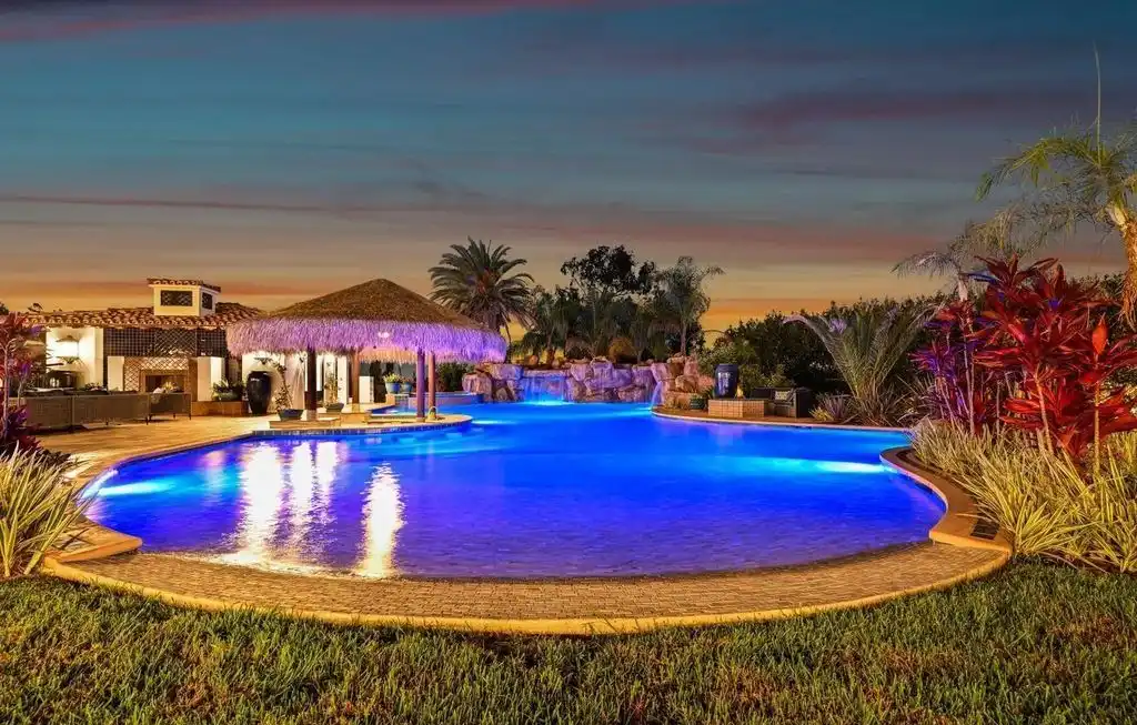 7029 Las Colinas Redefines California Luxury with a Stunning Spanish Modern Design and Effortless Indoor Outdoor Flow 5