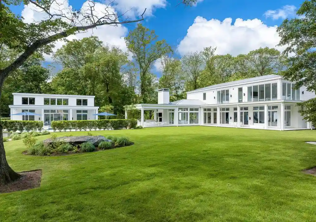 8 Fox Run Ln Exquisite Contemporary Estate by SBP Homes in Connecticut Lists for 22 Million 4 1